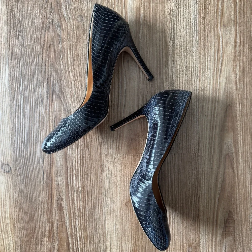 Like New! Ann Taylor Black Real Leather 3.5" Closed Toe Heels - 10 - Picture 2 of 5